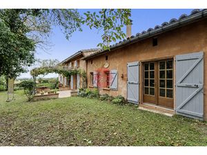 Propriété de charme d'environ 218 m2 au calme