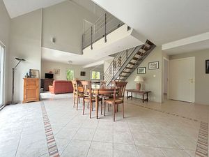 Maison Neuville Sur Sarthe 5 chambres  double garage  très économe en énergie