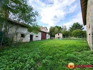 Maison de hameau avec belle grange
