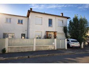 Maison de 10 pièces de 270 m² située à Talence