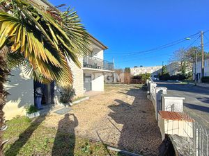 Maison de ville 7 Pièces 135m2 avec jardin clos et garage