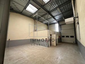 A LOUER / LOCAL D'ACTIVITE 102 m2 / ETREPAGNY