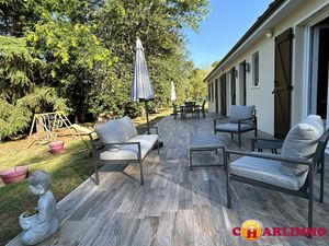 Maison 4 chambres  sous-sol et grand terrain arboré