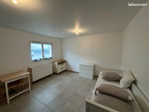 Studio meublé moderne calme avec parking