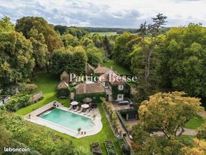 Maison 13 pièces 456 m²