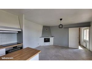 Maison T3/4 de plain-pied de 66m² sur une belle parcelle clôturée et arborée