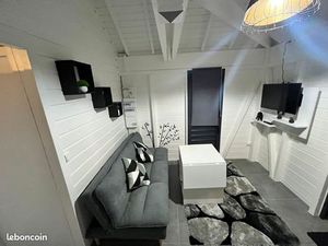 Location f2 meuble  dans propriete privee