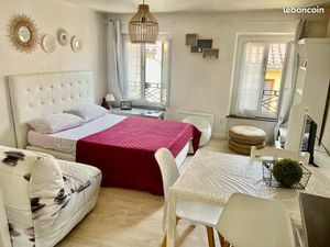 Grand studio traversant à 2 pas des barques