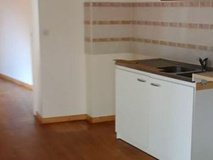 Appartement dans maison de ville à Sain Bel