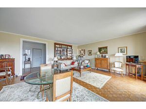 Appartement 3 chambres  ascenseur  balcon  parking  cave  Saint-Germain- en Laye 7 mn RER 