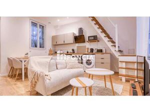 Appartement entièrement meublé  de charme - Place Saint-Pierre  coeur historique de SAUMUR