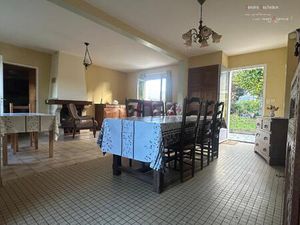 Maison mitoyenne dans le centre bourg du Minihic sur Rance