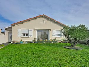 SAUJON CENTRE | Pavillon rénové 83m2 + studio 18m2 | 2 chamb