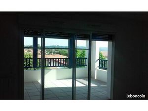 T3 meublé récent  avec terrasse  2 parkings et cave