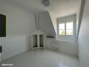 Loue beau studio proche metro Voltaire Sotteville