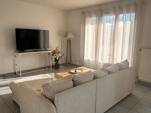 LA GRAND CROIX loue appartement 2 pièces 49 m2 disponible le 01/02/2026