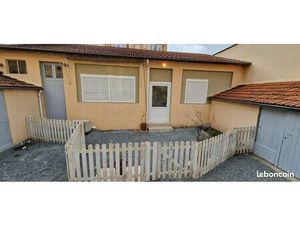 T2 f2 maison en fond de cour 45m2 avec cours d environ 40m2