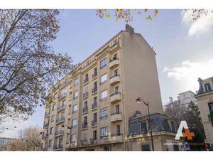 A VENDRE APPARTEMENT T4 82 95 M2 LOI CARREZ + BALCON ET CAVE