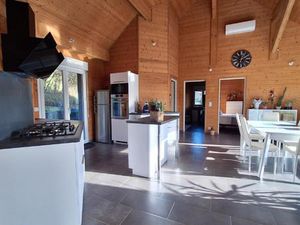 Pavillon plain pied   4 chambres .