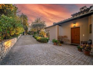 Villa d'architecte avec piscine et vue panoramique