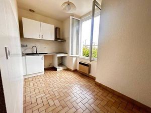 Square Habitat Valence