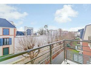 AVANTAGE FISCAL. 41m² avec balcon de 2m2 et parking. Calme. Train ligne J