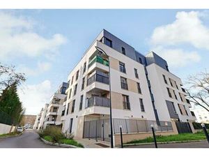 AVANTAGE FISCAL. 77m² avec balcon de 4m2  avec parking. Train Ligne J