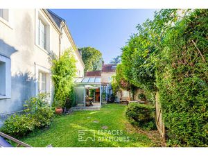 Ensemble immobilier comprenant 2 maisons de charme de 1800  au centre de Nointel à proximi