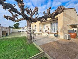 Maison avec jardin et dépendances ? beaux volumes à Saint-Martin-de-Crau