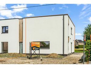 KWALITATIEF EN ENERGIENEUTRALE WONING OP RUSTIG GELEGEN PERCEEL TE PAAL