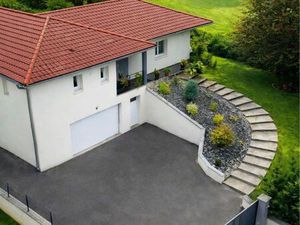 Maison récente 6 pièces – Poncin – Grand garage  terrasse & jardin
