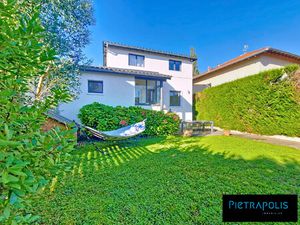 Maison rénovée avec piscine