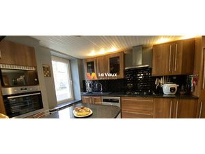 Maison Faulx 8 pièces de187.71 m2   5 chambres  garage