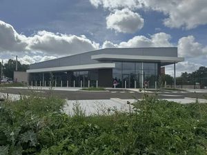 BATIMENT COMMERCIAL A LOUER