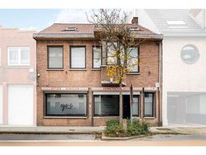 Veelzijdige woning met tuin en uitweg in Eernegem