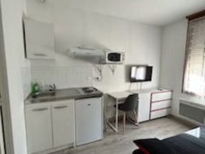 Loue studio meublé libre de suite