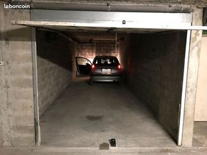 Double garage / box 27m2 Oullins centre