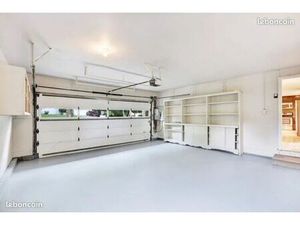 Local box atelier + terrain 300m2