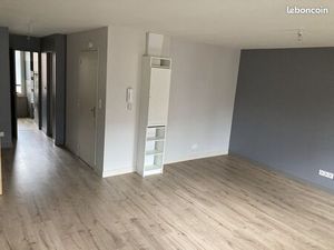 Appartement T2 de 44 m² au 1er étage Loyer 550 CC
