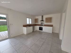 Maison à louer - 3 chambres – 83 m2 – SAINT-SAUVEUR - 17540