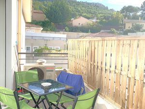 Location Appartement 2 pièces 42m² ROQUEFORT 13830