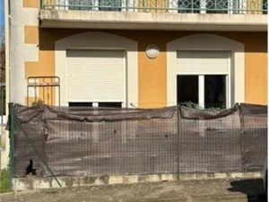 Apparemment T3 64m2 entièrement rénové