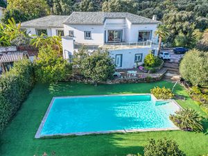 Maison T11 près de BIGUGLIA à vendre