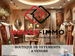 À VENDRE – Boutique de vêtements dans le cœur historique !!