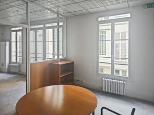Bureaux à louer . Bureaux lumineux et climatisés - Opéra