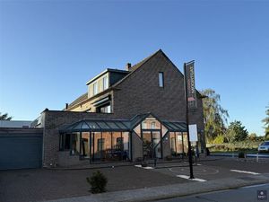 Commercieel te koop in Beveren-Kruibeke-Zwijndrecht met 3 slaapkamers