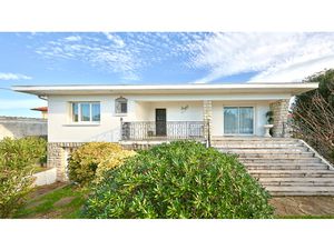 Architecture moderniste des années 70 - 1972 - fort potentiel