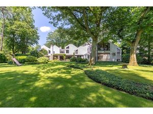 Huis te koop in Brasschaat met 5 slaapkamers