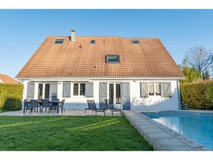 Maison 8 pièces - 202 m²