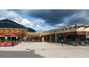 Local commercial à louer 1500 m² - Centre commercial Millau - La Capelle